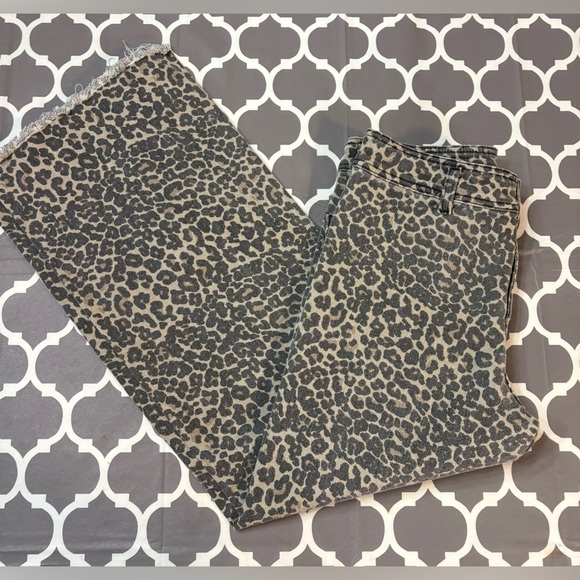 Miou Muse Wildside Leopard raw hem barrel wide leg cut jeans size Large - Picture 2 of 11